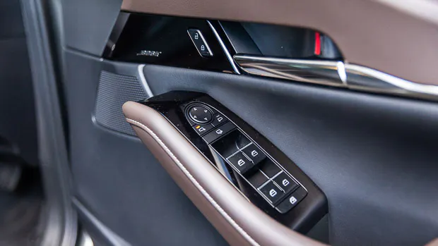 2021 Mazda CX30 interior door pocket