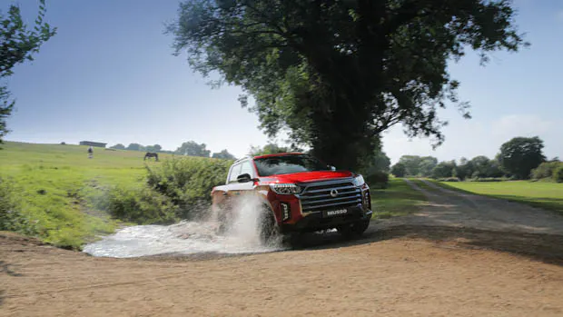 Ssangyong Musso water crossing