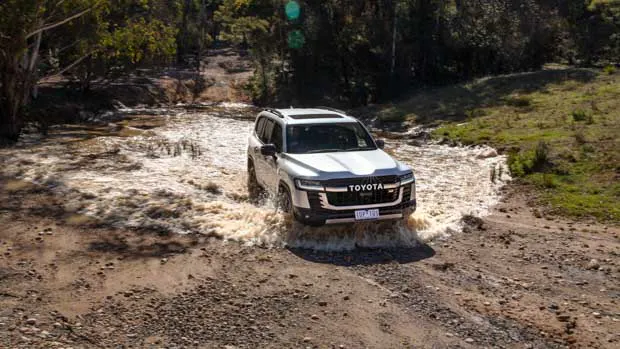Toyota Land Cruiser 300 2022 in water front 3/4