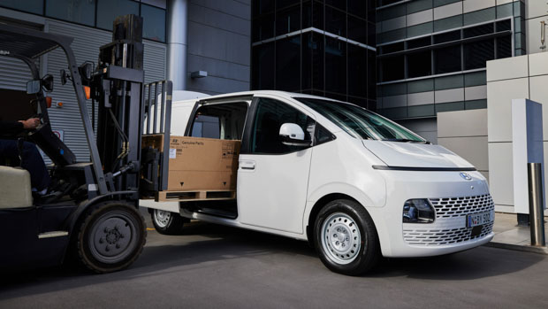 2022 Hyundai Staria Load review