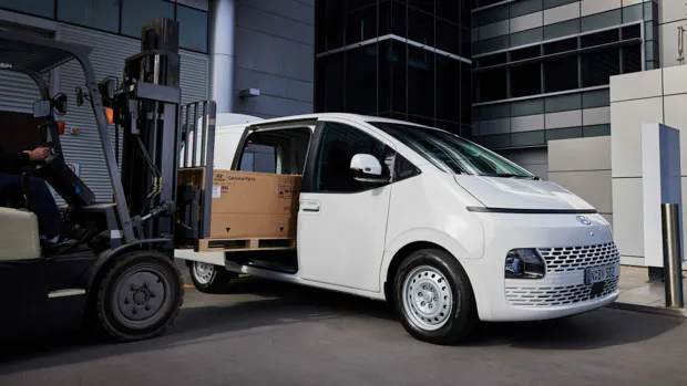 2022 Hyundai Staria Load review