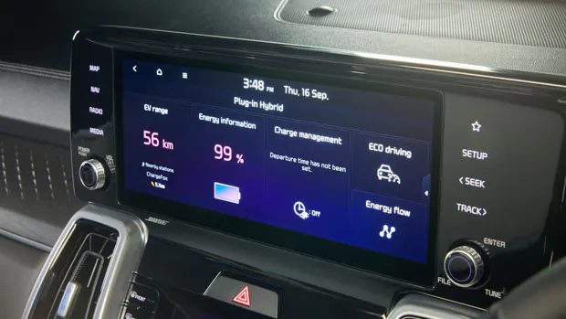 Kia Sorento PHEV 2022 touchscreen