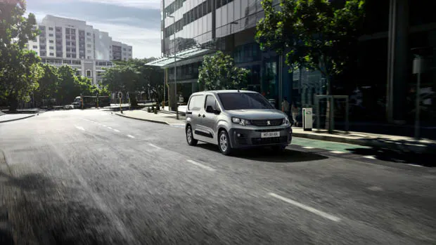 Peugeot partner driving