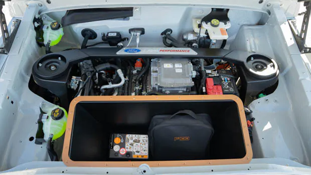 Ford F-100 Eluminator engine bay