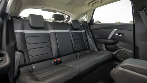 Citroen C4 Shine 2022 cabin