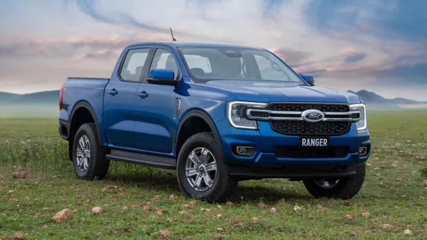 Ford Ranger 2022 blue XLT end