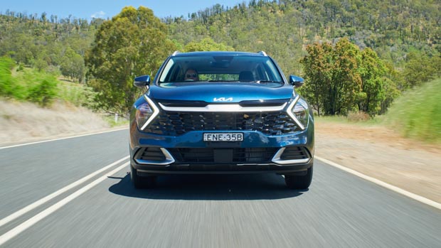 Kia Sportage 2022: manual transmission lives on in midsize SUV as semiconductor shortages threaten production capacity