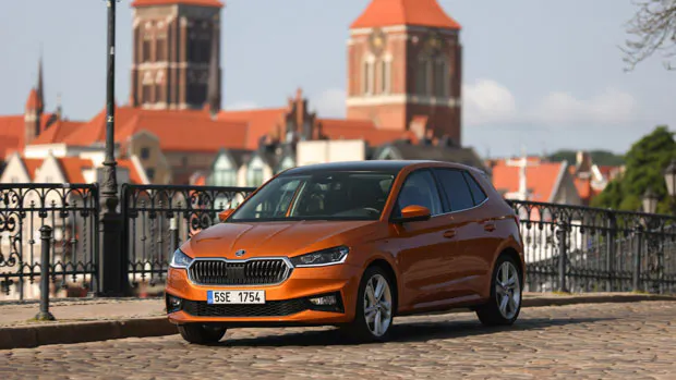 Skoda_Fabi_hatch_2021_front