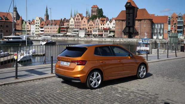 Skoda_Fabi_hatch_2021_rear