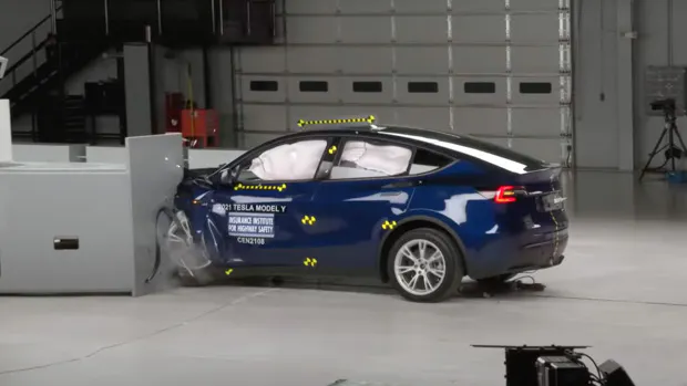 Tesla Model Y 2022 social-1
