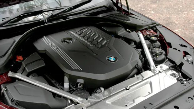 2022 BMW M440i sedan purple - engine bay