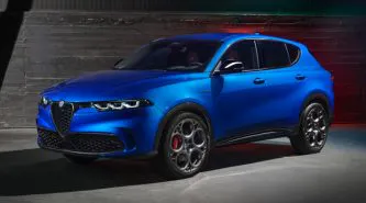 Alfa Romeo Tonale 2022 blue front end