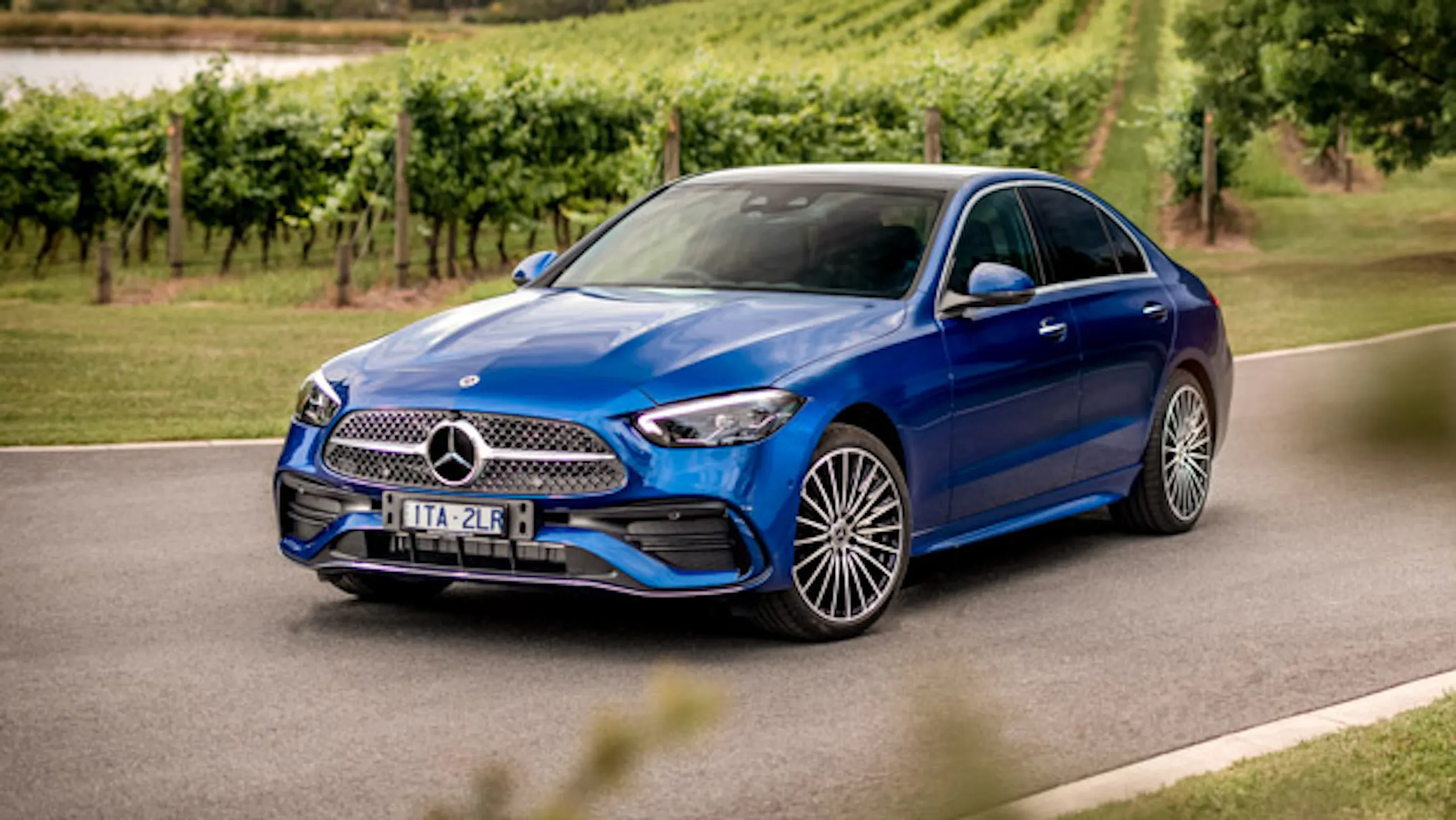 Mercedes-Benz C-Class 2022.jpg-2