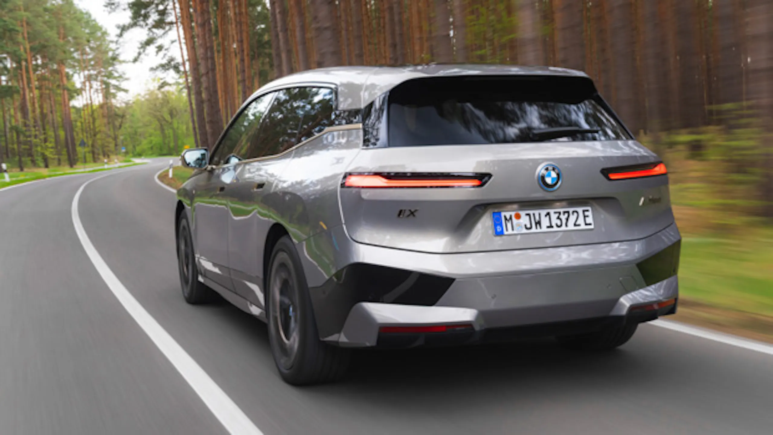 BMW iX M60 2022 review