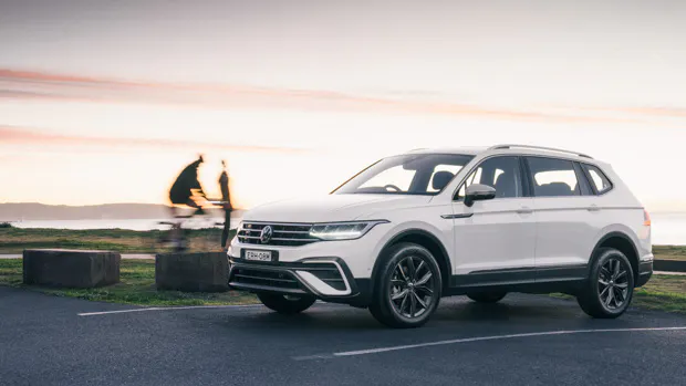Volkswagen Tiguan Allspace 2022 Life pure white