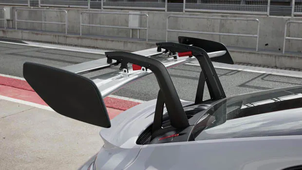 Porsche 911 GT3 RS 2022 rear wing