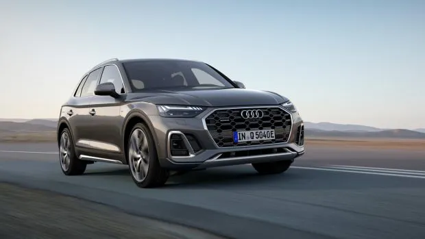 Audi-Q5-PHEV-2022-driving-1
