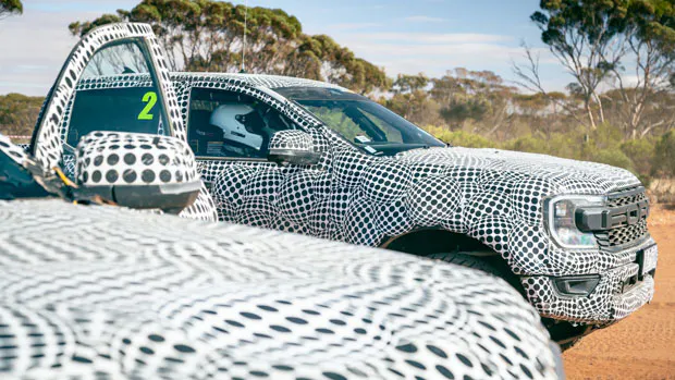 Ford Ranger Raptor 2023 camo off road