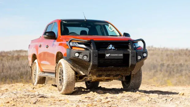 Mitsubishi Triton GSR 2022 social