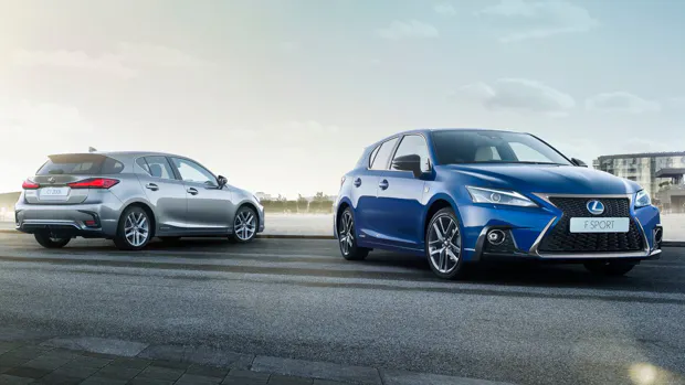 Lexus CT200h 2018 front and back