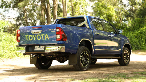 Can the Toyota Tundra’s hybrid V6 fit into the current Toyota Hilux?