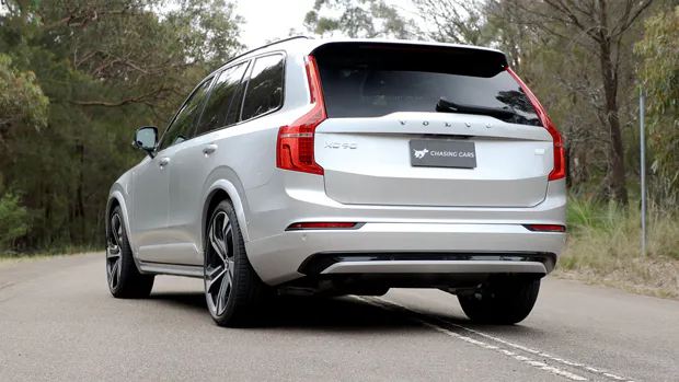 2022 Volvo XC90 Recharge PHEV SUV White - exterior, rear 3/4