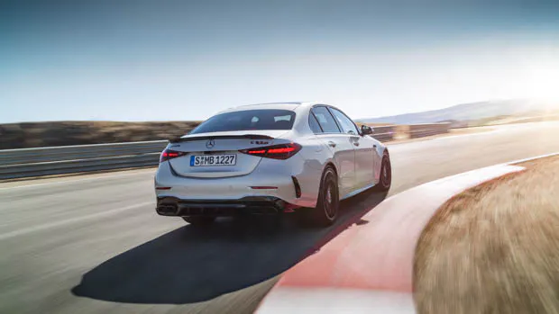 Mercedes-AMG C63 E Performance rear driving