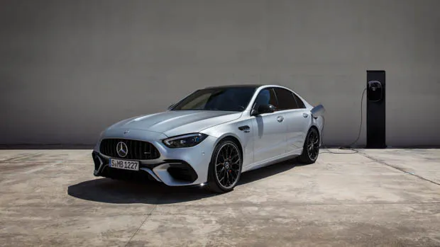 Mercedes-AMG C63 E Performance charging