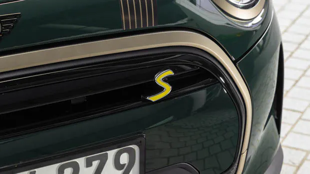Mini Electric Resolute 2022 S badge