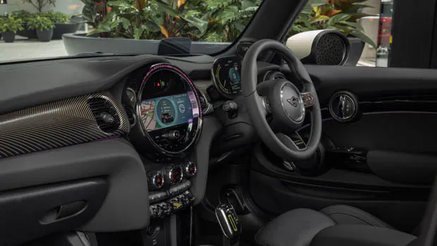 Mini Electric Resolute 2022 interior dash