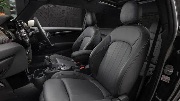 Mini Electric Resolute 2022 interior