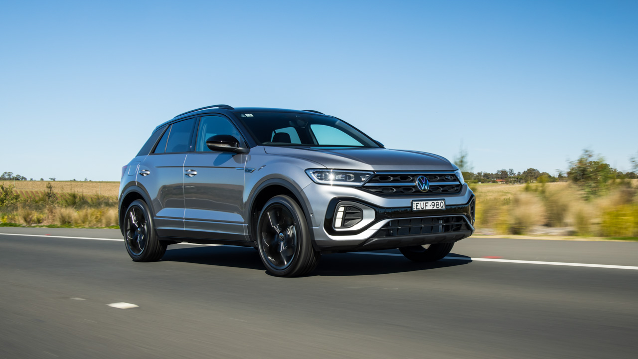 Volkswagen T-Roc 2023: strong supply continues for Toyota Corolla Cross rival