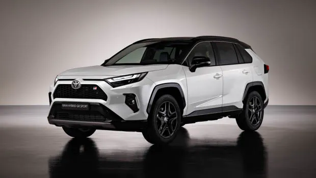 Toyota RAV4 GR Sport 2023 front 3/4 static