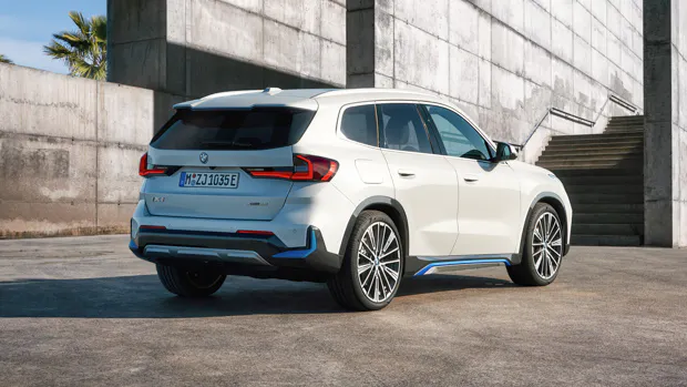BMW iX1 2023 rear 3/4 static