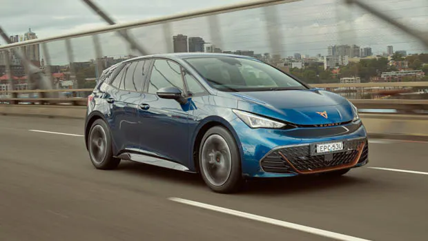 Cupra Born 2023 driving on bridge