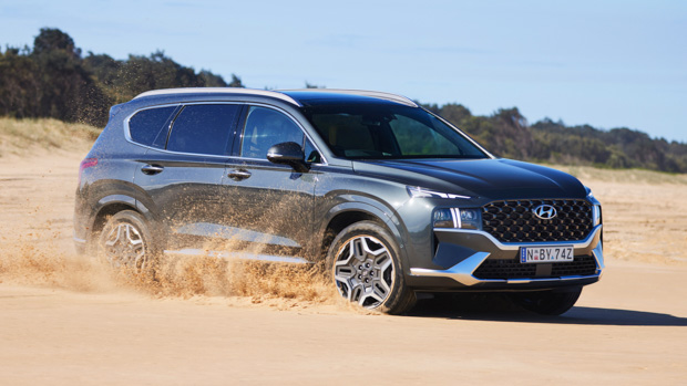 Hyundai Santa Fe Hybrid Highlander 2023 review