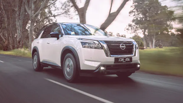 Nissan Pathfinder Ti 2023 driving