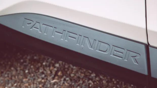 Nissan Pathfinder Ti 2023 lettering
