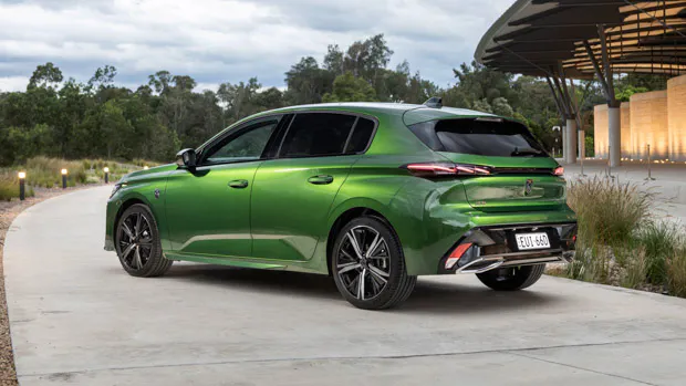 Peugeot 308 GT Premium 2023 rear 3/4