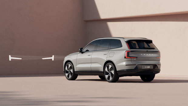 Volvo wants its electric cars to cost the same as combustion counterparts by 2025