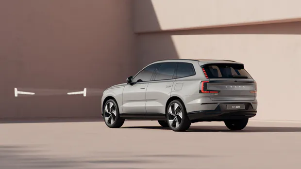 Volvo wants its electric cars to cost the same as combustion counterparts by 2025