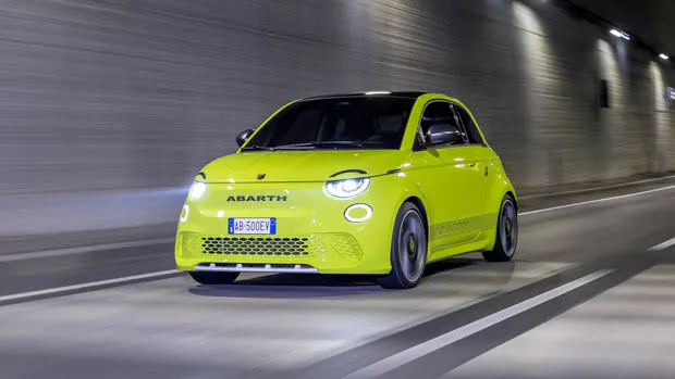 Abarth 500e 2023: all-new fully-electric hot hatch revealed to rival the Mini electric