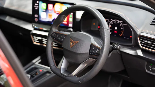 Cupra Formentor VZ 2022 dash close