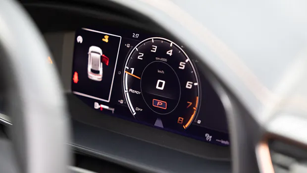 Cupra Formentor VZ 2022 digital dash close