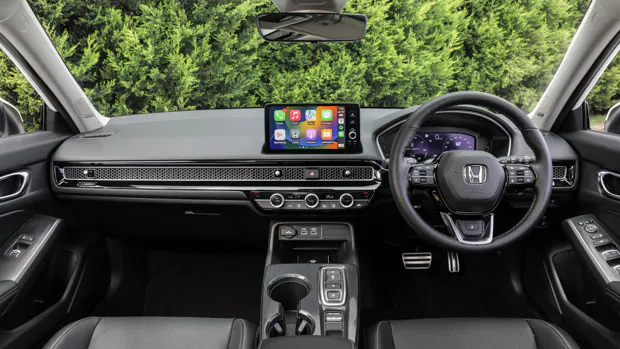 Honda Civic eHEV 2023 interior dash