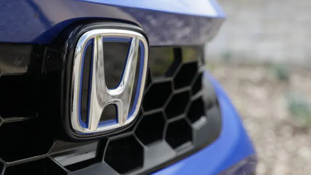 Honda Civic eHEV 2023 badge 2