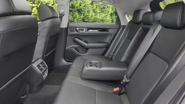 Honda Civic eHEV 2023 interior back seats