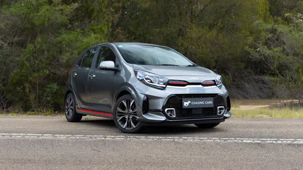 Kia Picanto GT 2022 LT front 3/4 medium