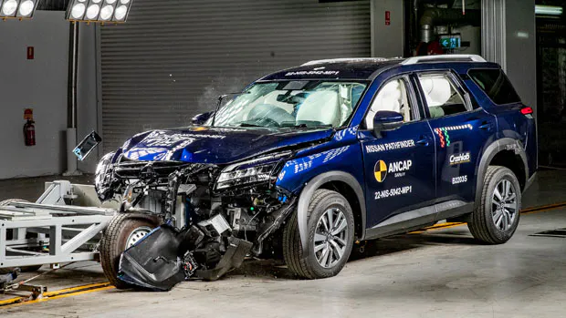 Nissan Pathfinder 2022 crash testing