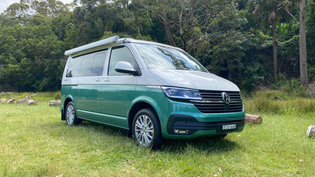 Volkswagen California Beach 2022 front 3/4 2